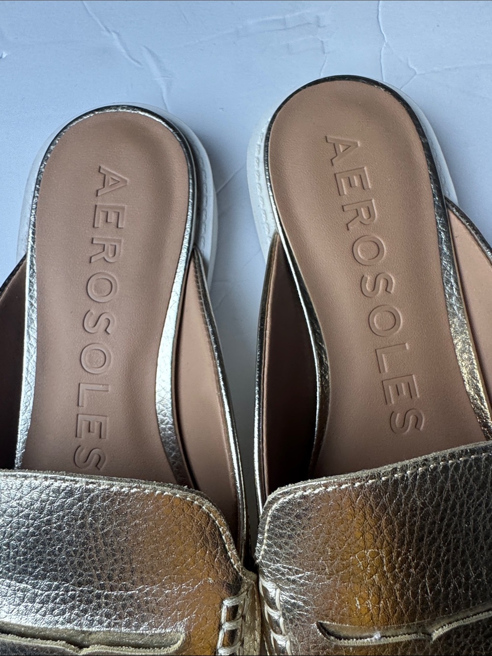 Like New Metallic Gold AEROSOLES®
Salome Slip-On Mules- Size 8.5 - Picture 5 of 8
